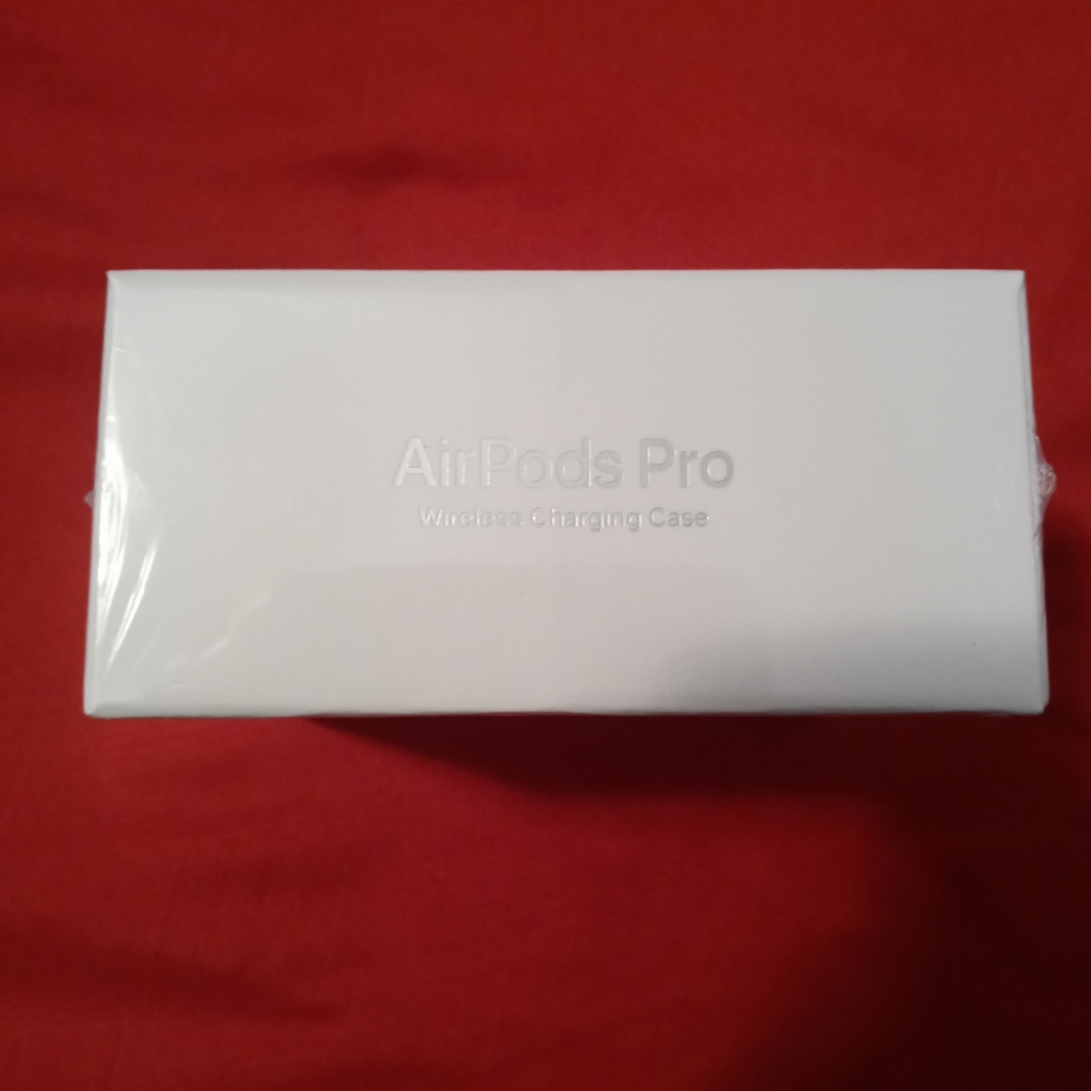 Apples Airpods Pro - Picture 3 of 3